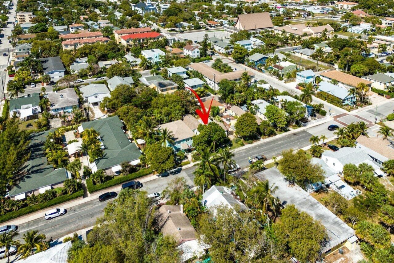 215 S Palmway , Lake Worth, FL 33460 Photo