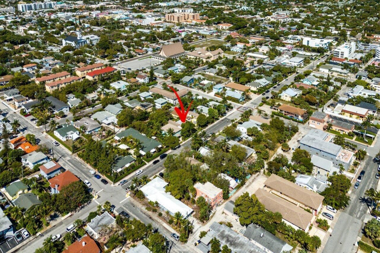 215 S Palmway , Lake Worth, FL 33460 Photo