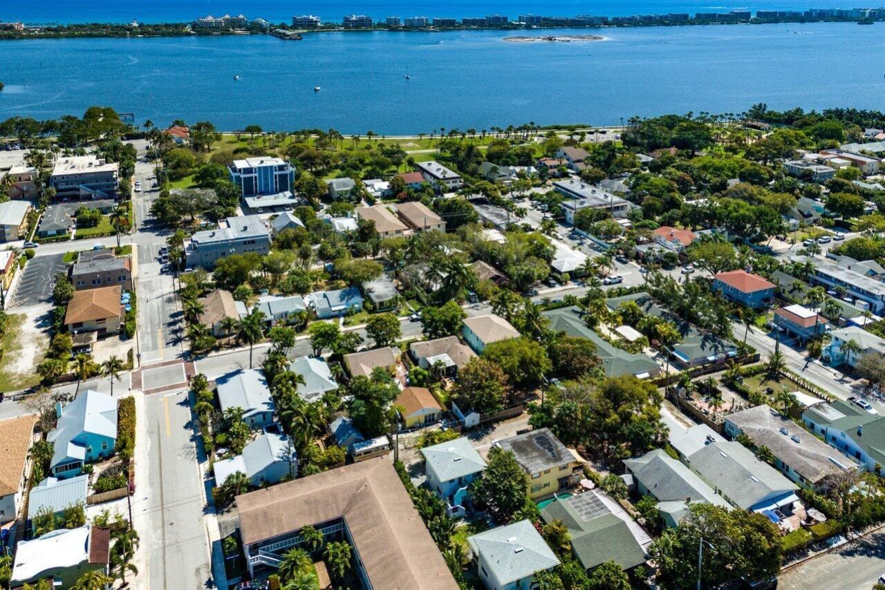 215 S Palmway , Lake Worth, FL 33460 Photo