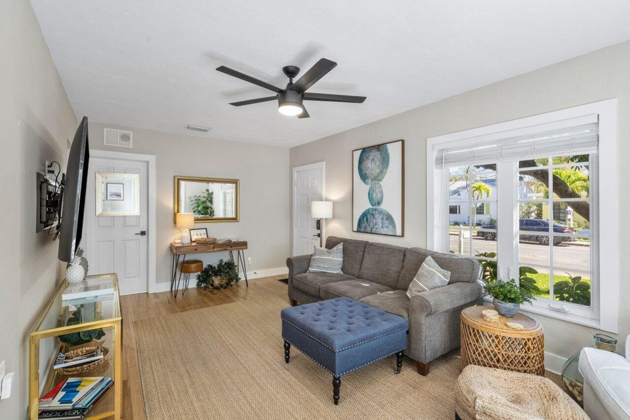 215 S Palmway , Lake Worth, FL 33460 Photo
