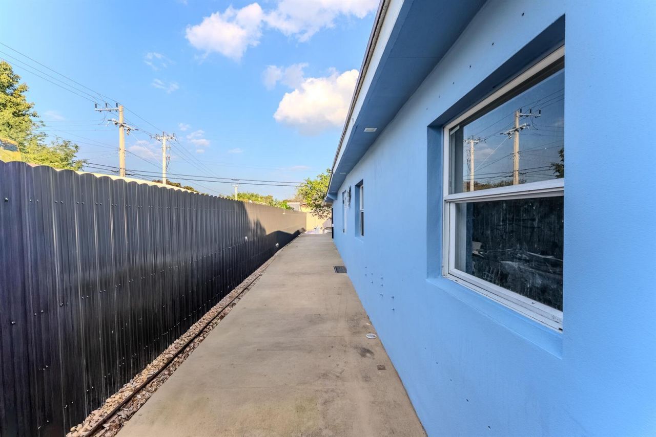 1432 SW 26th Avenue , Fort Lauderdale, FL 33312 Photo
