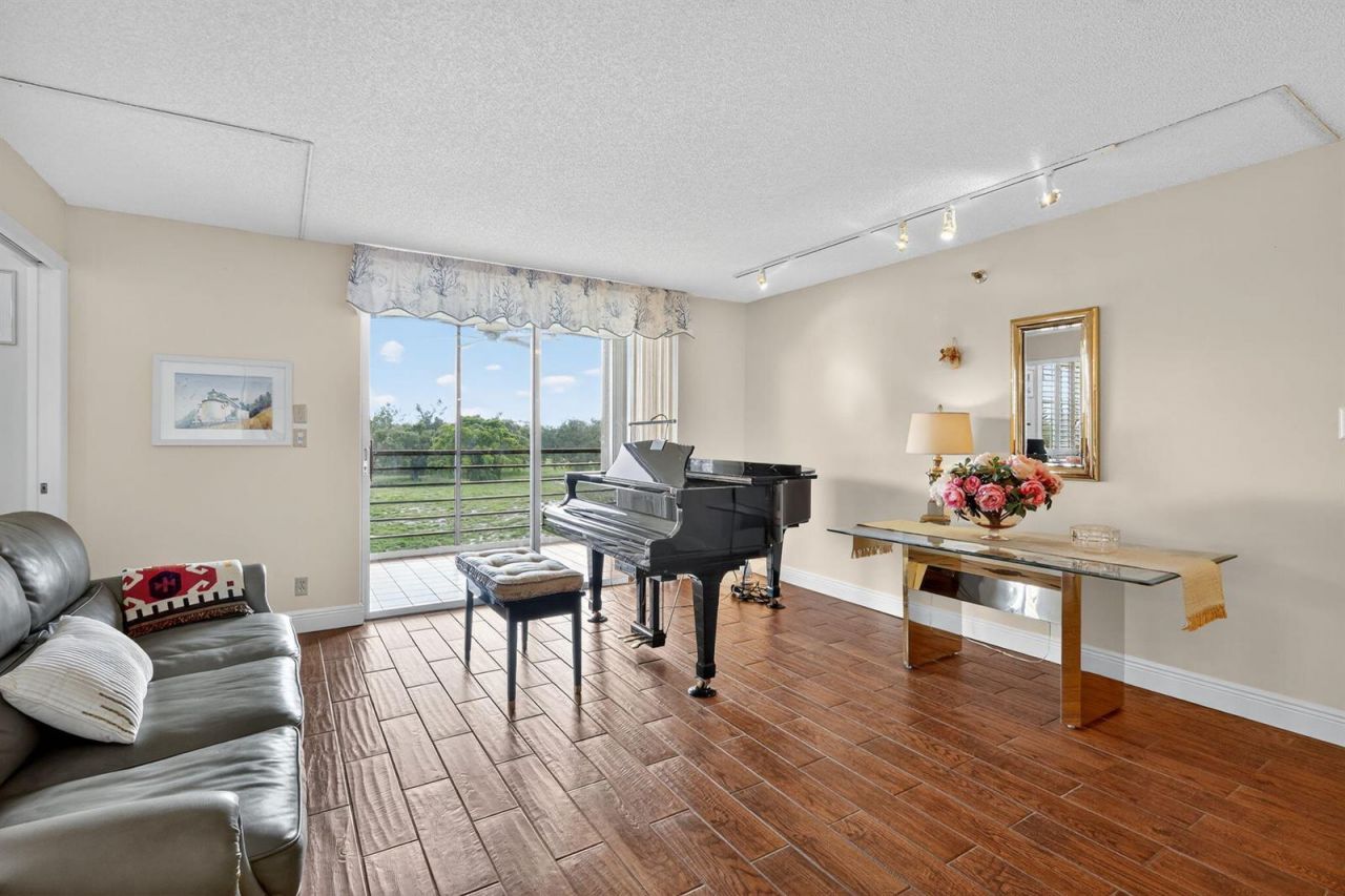 5340 NW 2nd Avenue , Unit 421, Boca Raton, FL 33487 Photo