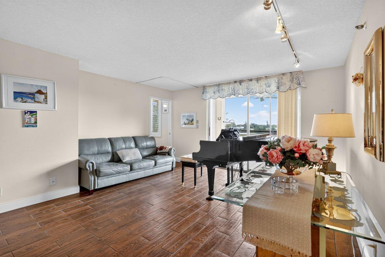 5340 NW 2nd Avenue , Unit 421, Boca Raton, FL 33487 Photo
