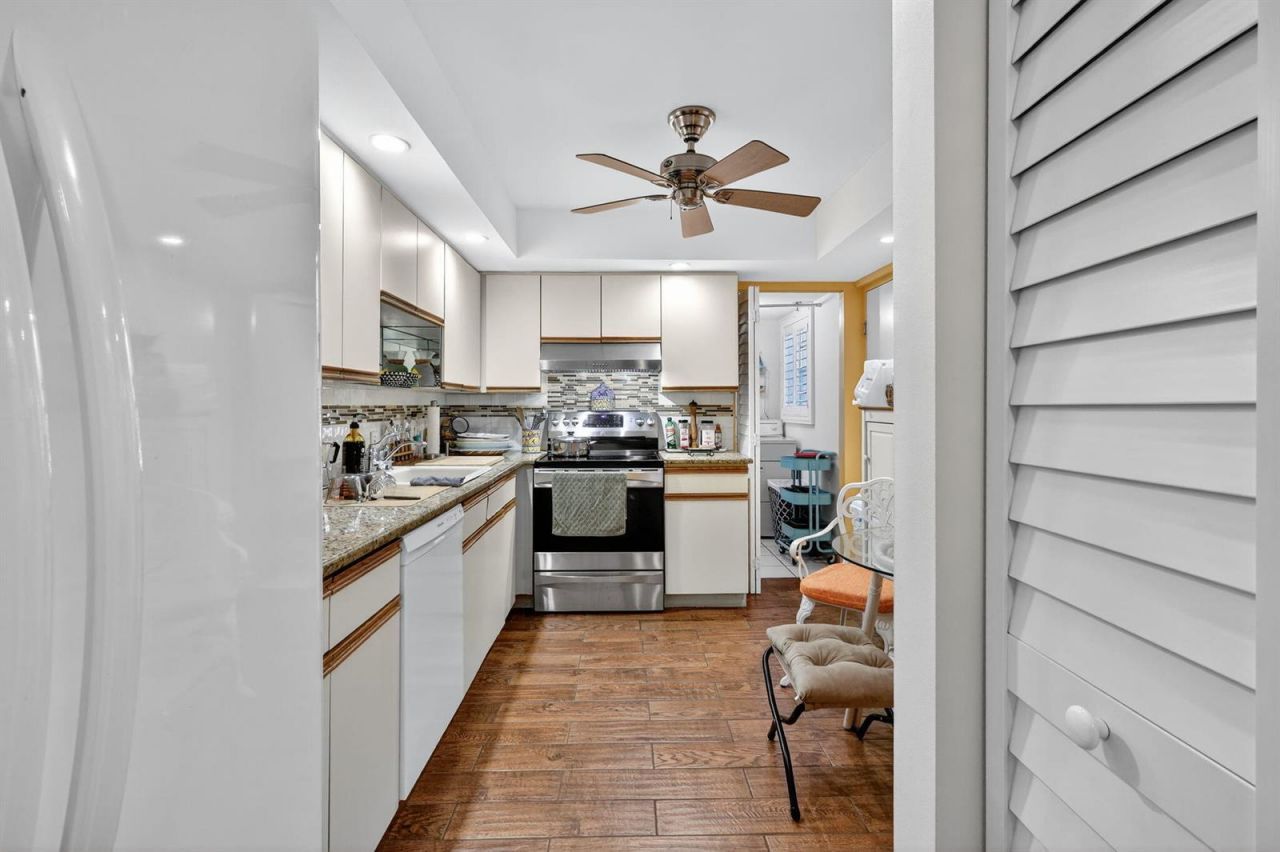 5340 NW 2nd Avenue , Unit 421, Boca Raton, FL 33487 Photo