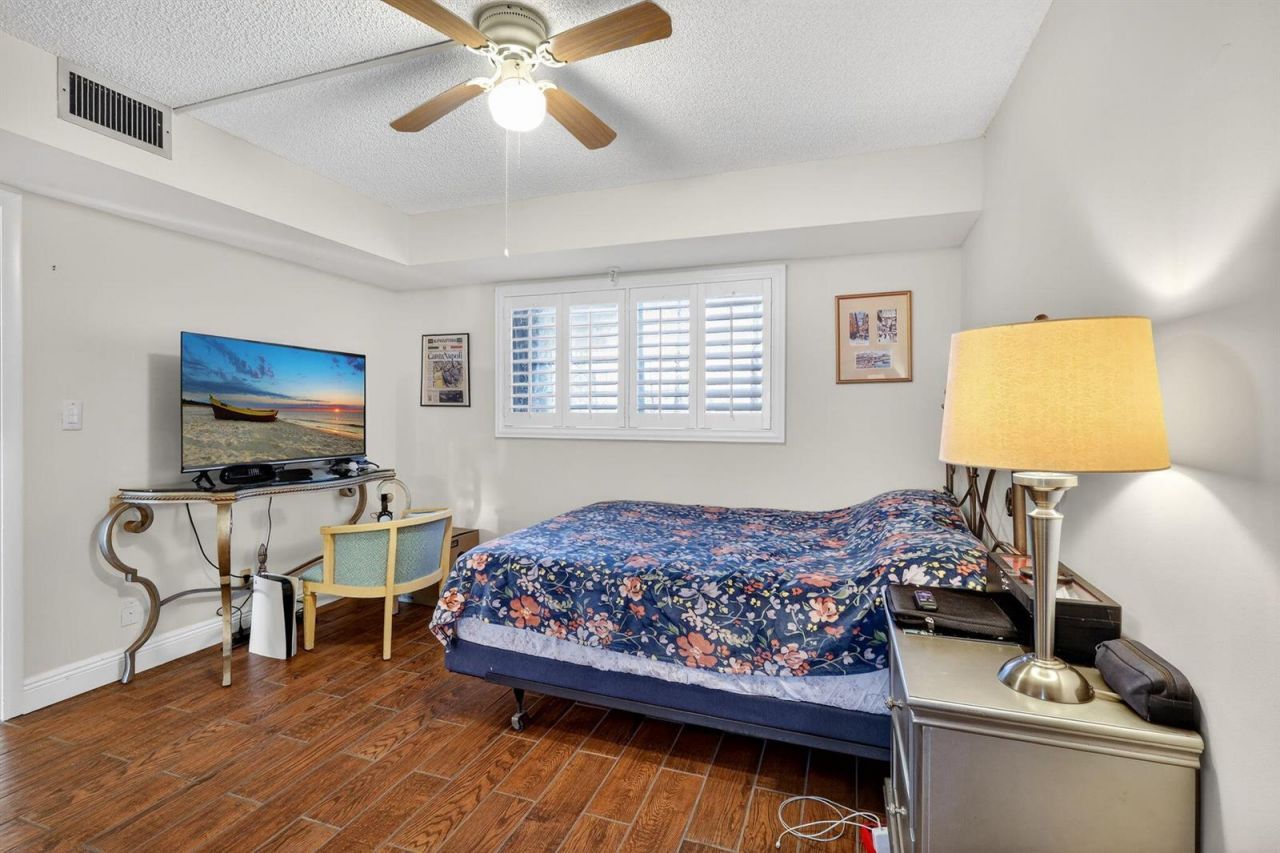 5340 NW 2nd Avenue , Unit 421, Boca Raton, FL 33487 Photo