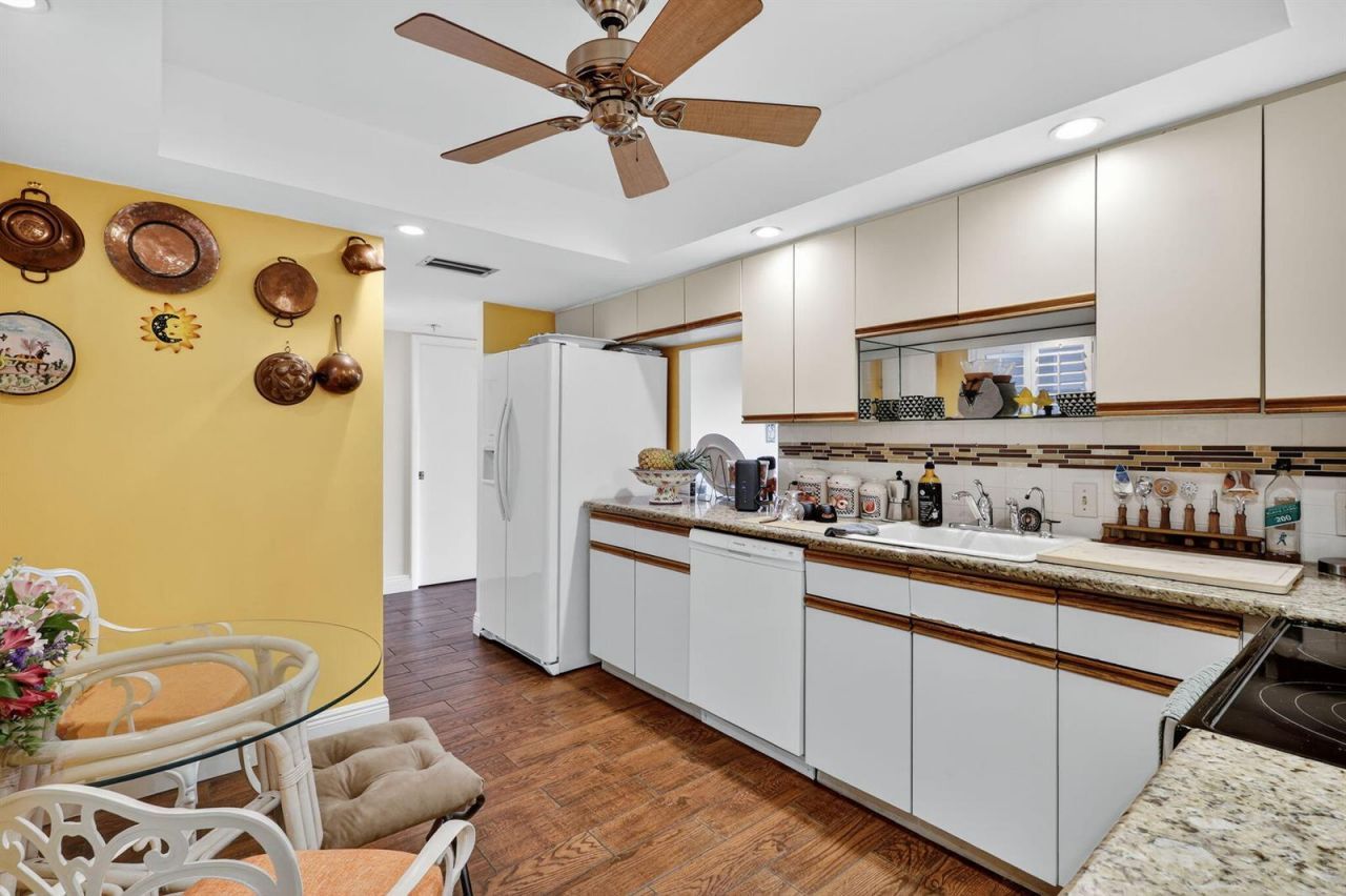 5340 NW 2nd Avenue , Unit 421, Boca Raton, FL 33487 Photo