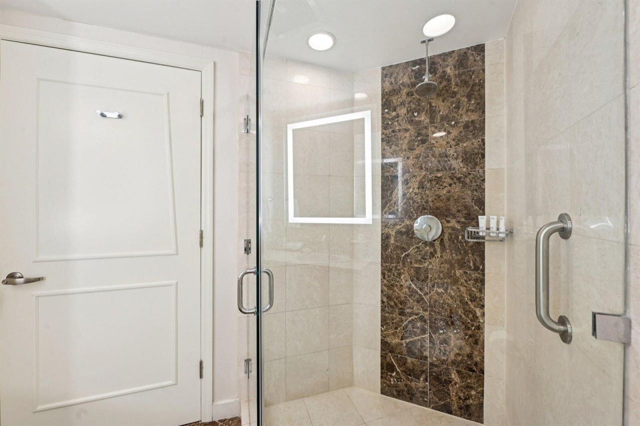 505 N Fort Lauderdale Beach Boulevard , Unit 818, Fort Lauderdale, FL 33304 Photo