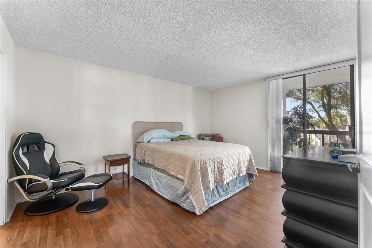 1832 Bridgewood Drive , Boca Raton, FL 33434 Photo