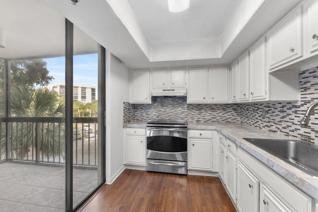 1832 Bridgewood Drive , Boca Raton, FL 33434 Photo