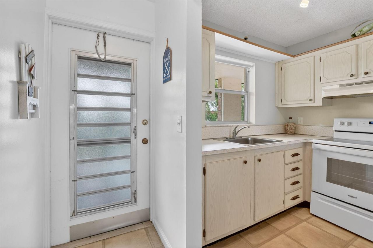 9855 Sandalfoot Boulevard , Unit Apt 317, Boca Raton, FL 33428 Photo