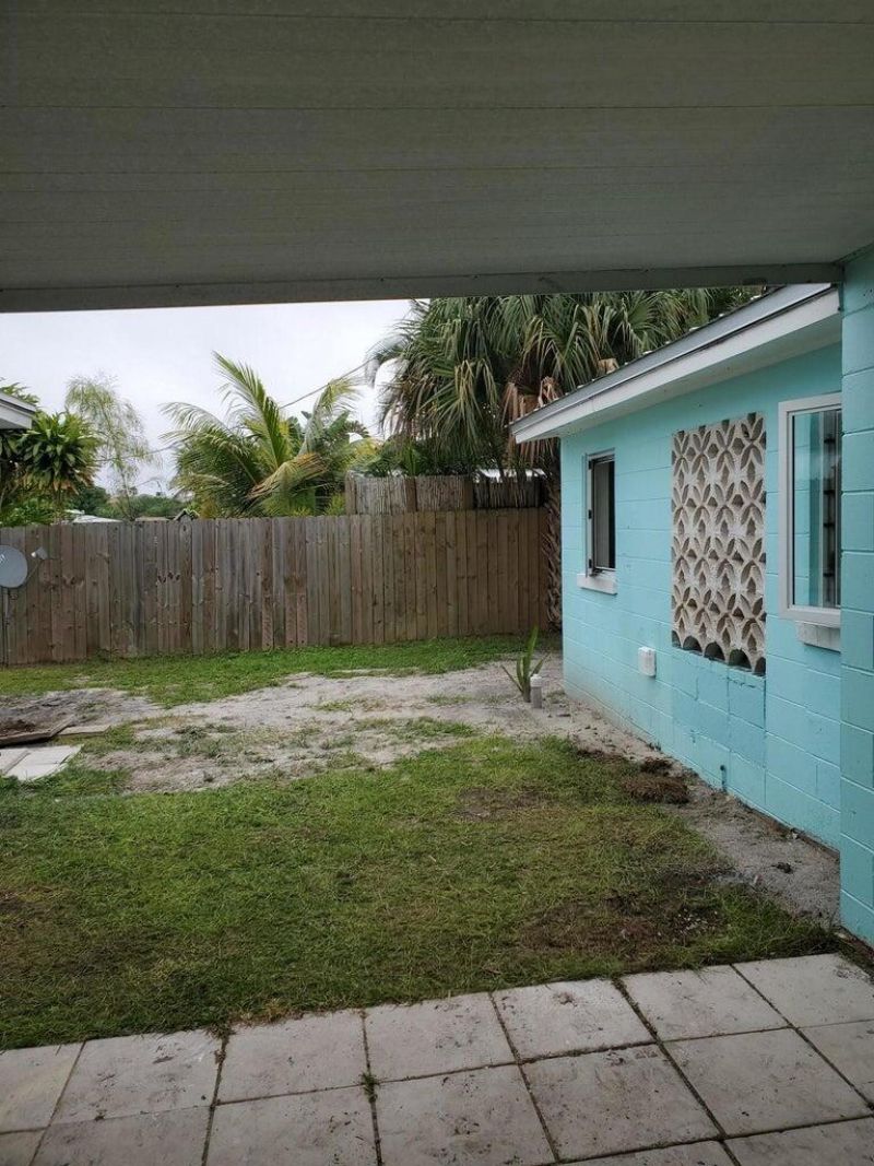 2574 NE Roberta Street , Jensen Beach, FL 34957 Photo