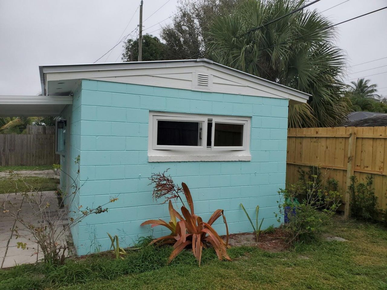2574 NE Roberta Street , Jensen Beach, FL 34957 Photo