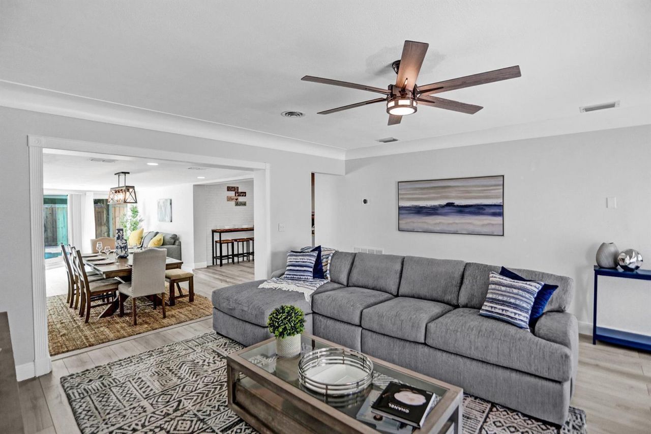 470 SE 4th Court , Pompano Beach, FL 33060 Photo