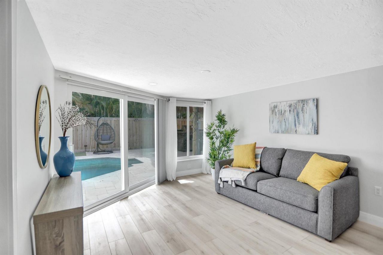 470 SE 4th Court , Pompano Beach, FL 33060 Photo