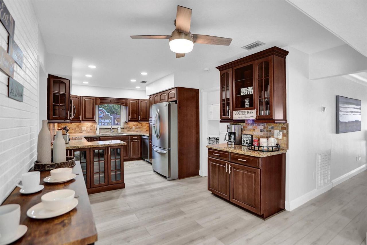 470 SE 4th Court , Pompano Beach, FL 33060 Photo