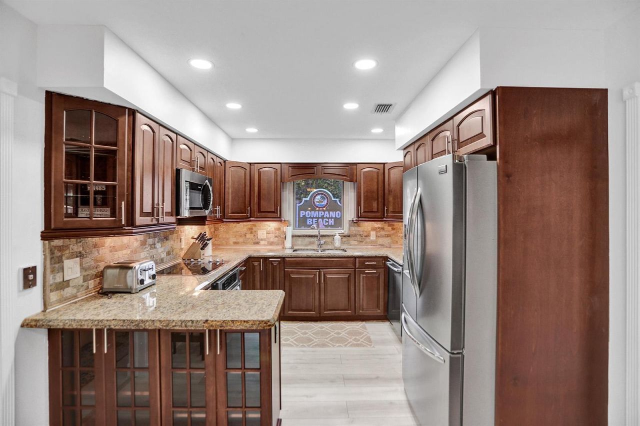 470 SE 4th Court , Pompano Beach, FL 33060 Photo