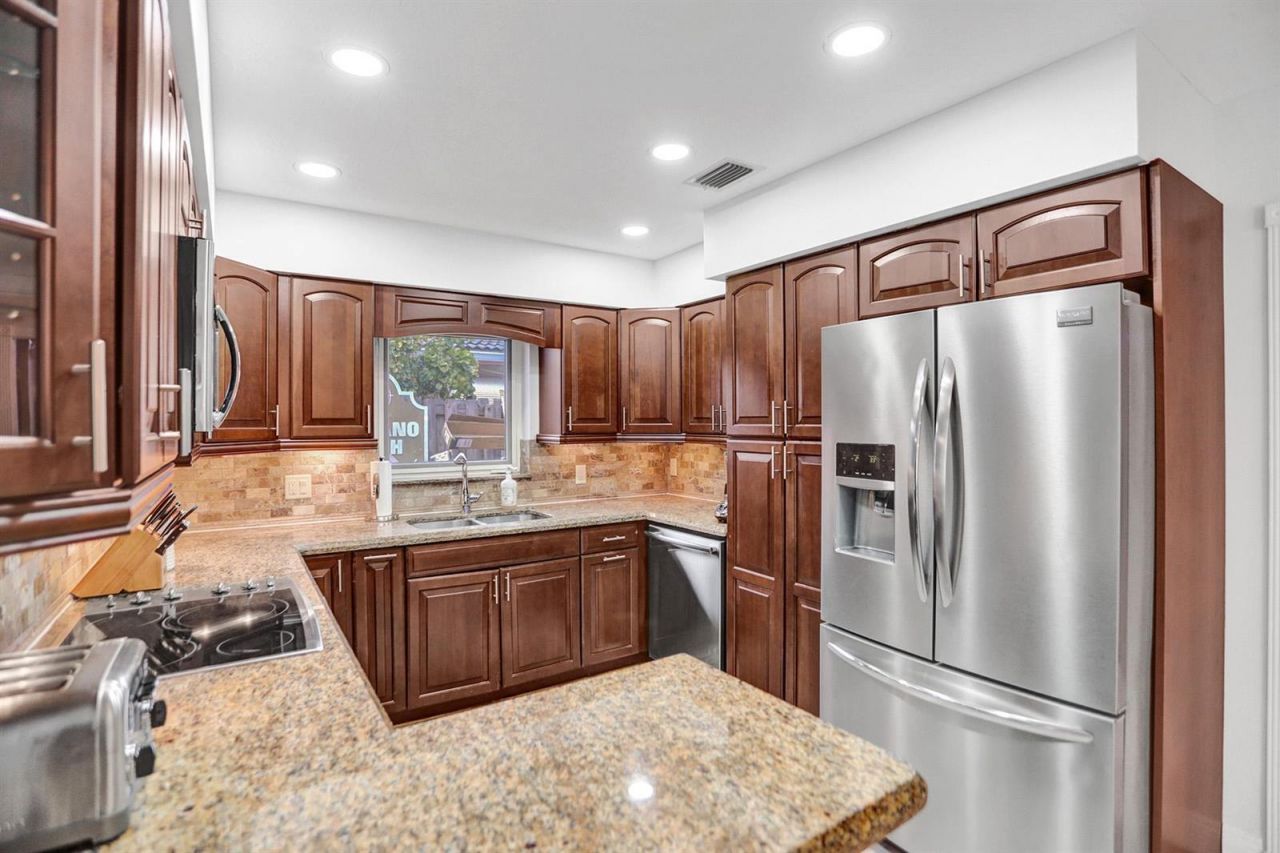 470 SE 4th Court , Pompano Beach, FL 33060 Photo