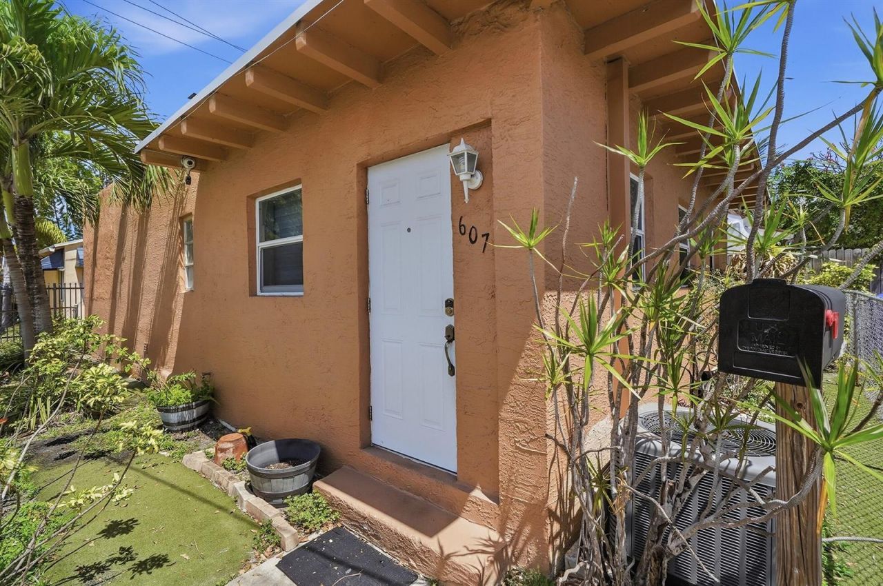 1959 Pierce Street , Hollywood, FL 33020 Photo