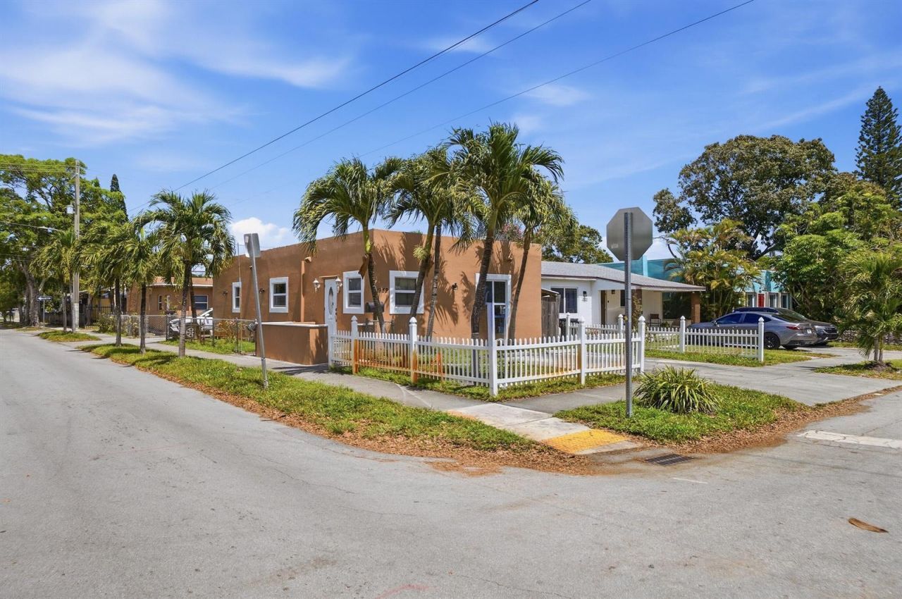 1959 Pierce Street , Hollywood, FL 33020 Photo