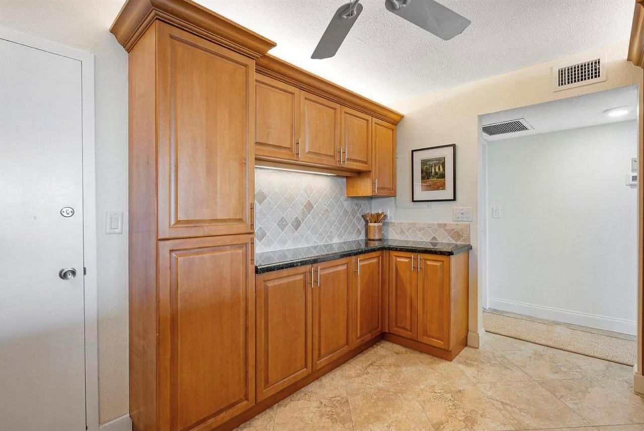 1150 Hillsboro Mile , Unit 207, Hillsboro Beach, FL 33062 Photo