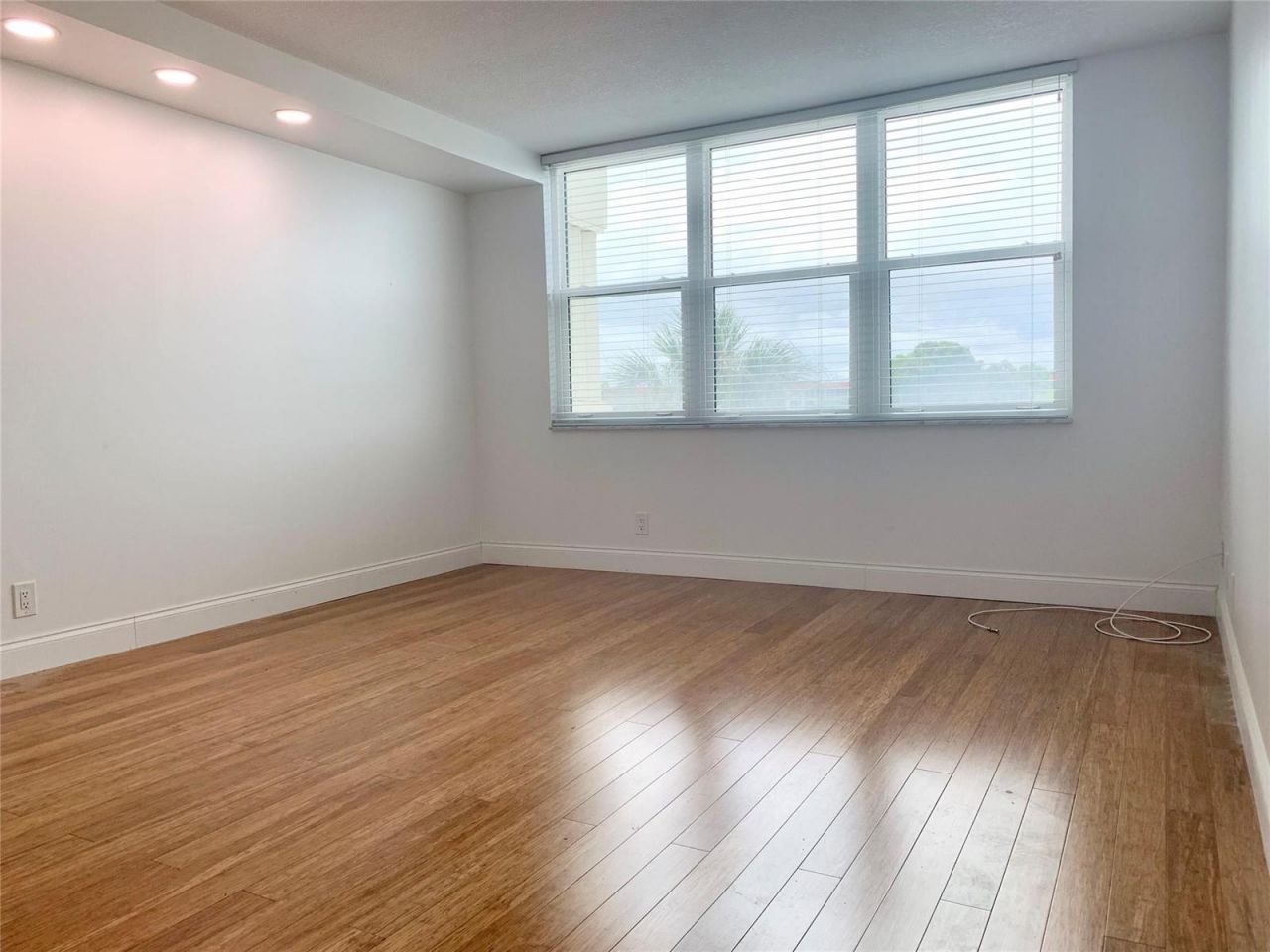 1150 Hillsboro Mile , Unit 207, Hillsboro Beach, FL 33062 Photo