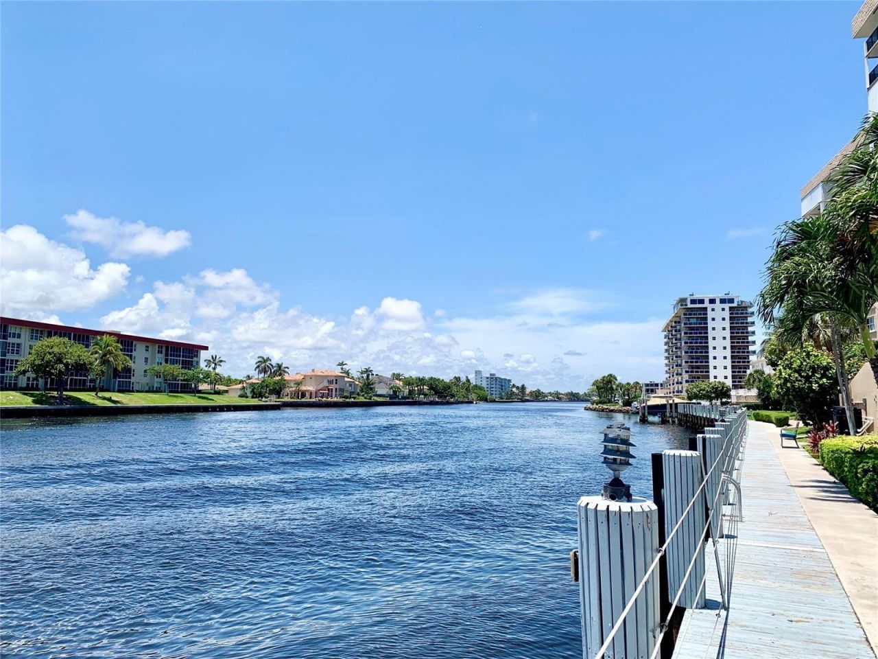 1150 Hillsboro Mile , Unit 207, Hillsboro Beach, FL 33062 Photo