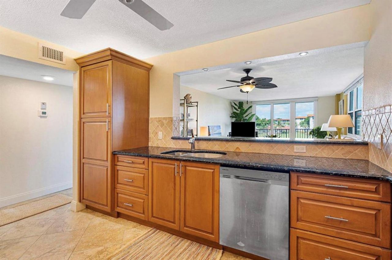 1150 Hillsboro Mile , Unit 207, Hillsboro Beach, FL 33062 Photo