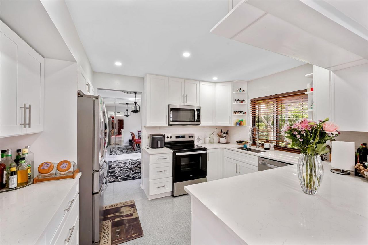 6840 W Wedgewood Avenue , Davie, FL 33331 Photo