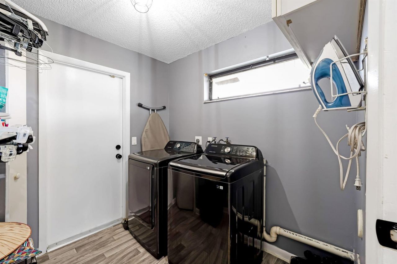 6840 W Wedgewood Avenue , Davie, FL 33331 Photo
