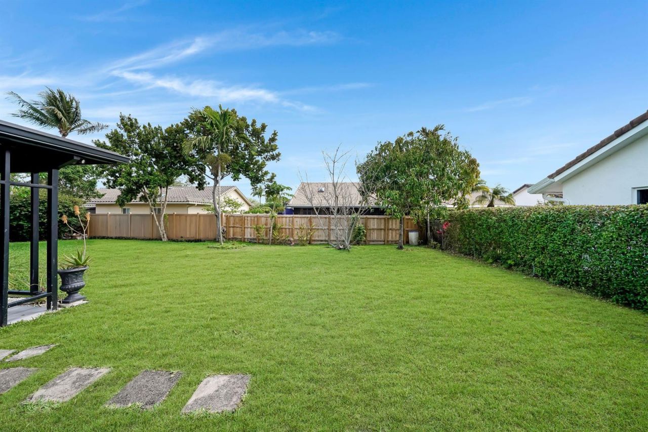 6840 W Wedgewood Avenue , Davie, FL 33331 Photo