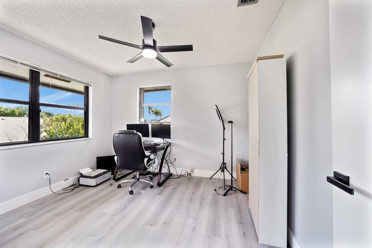 6840 W Wedgewood Avenue , Davie, FL 33331 Photo