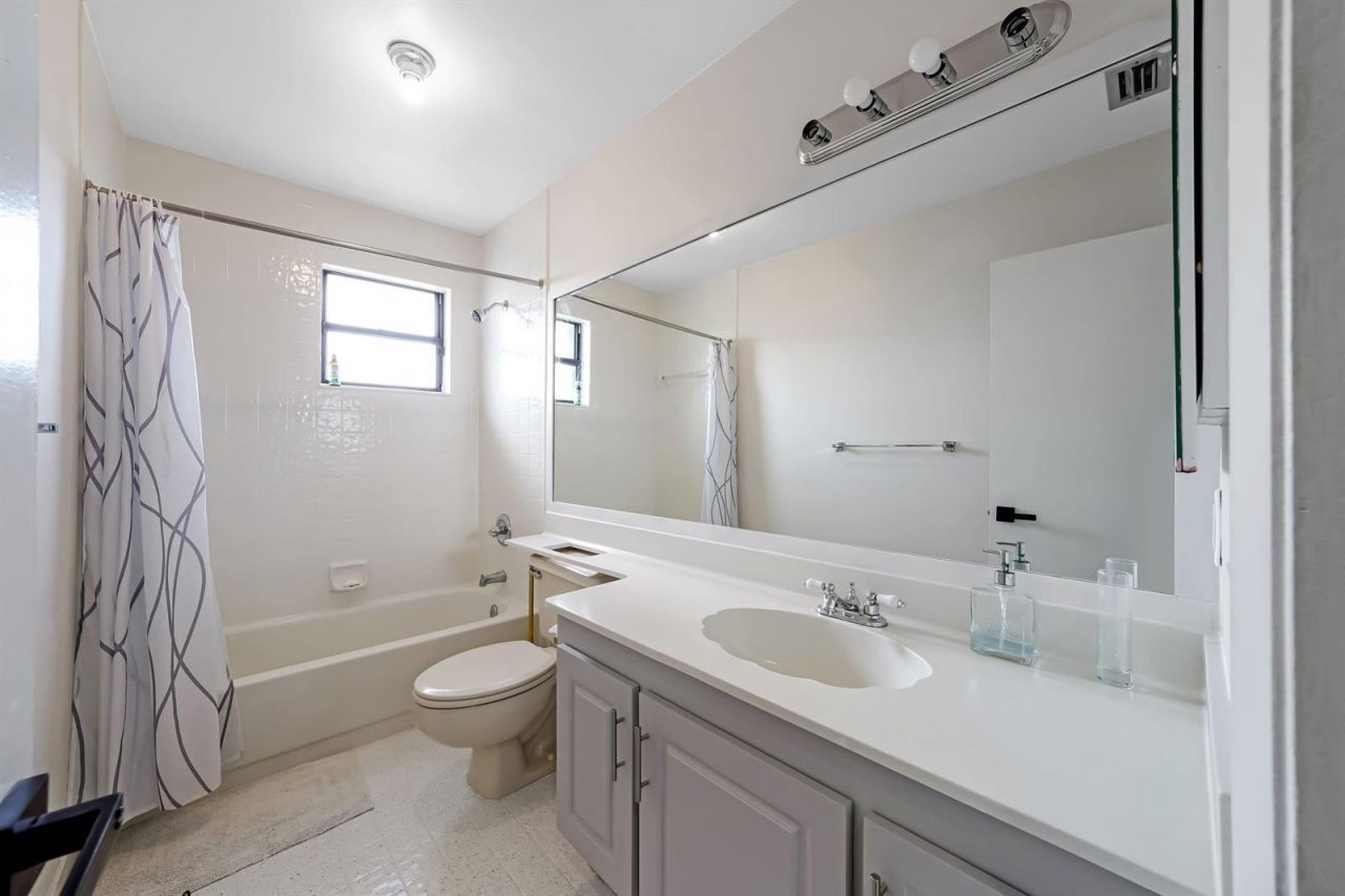 6840 W Wedgewood Avenue , Davie, FL 33331 Photo
