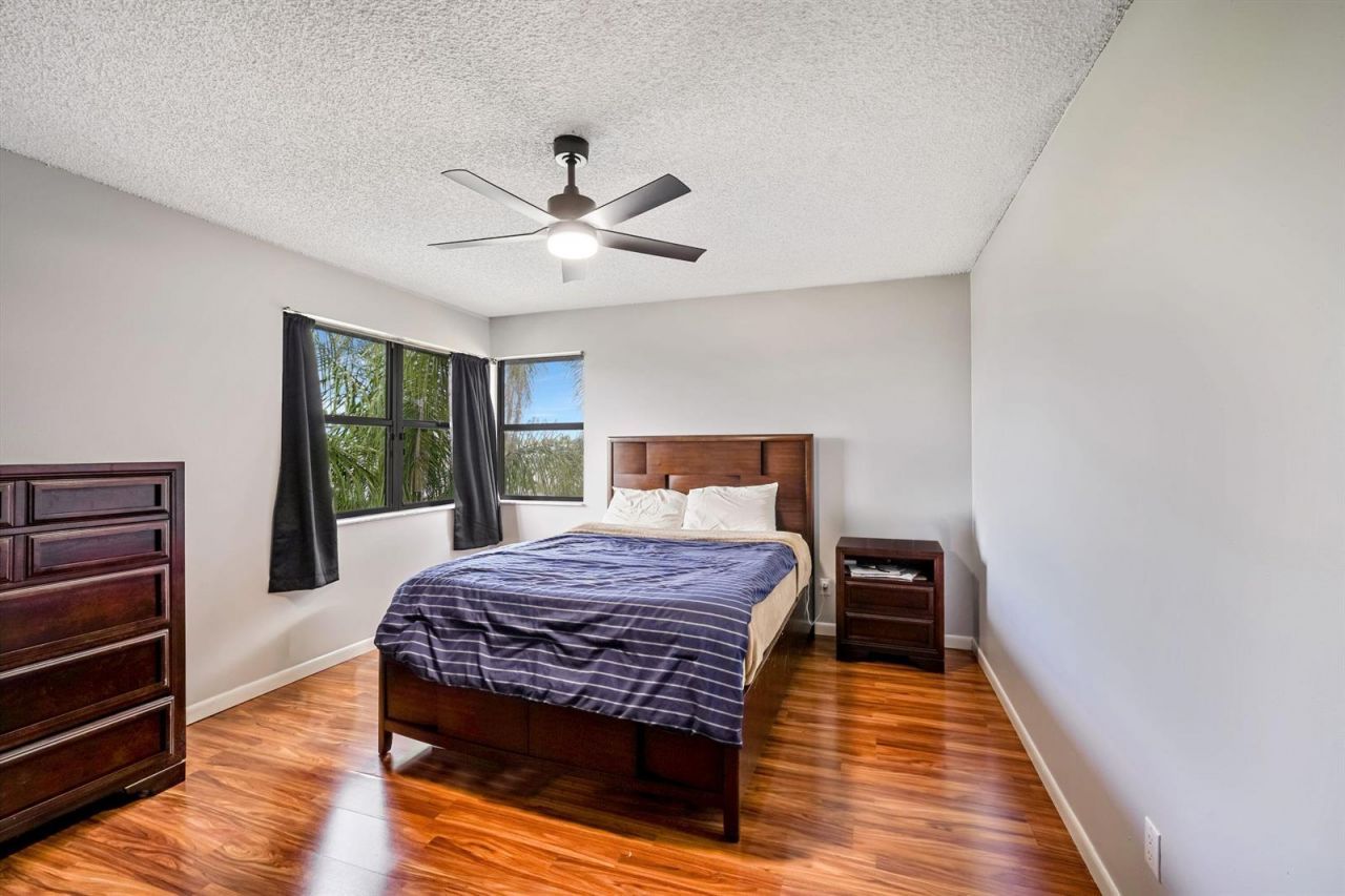 6840 W Wedgewood Avenue , Davie, FL 33331 Photo