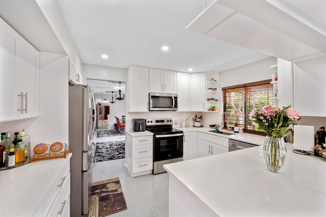 6840 W Wedgewood Avenue , Davie, FL 33331 Photo