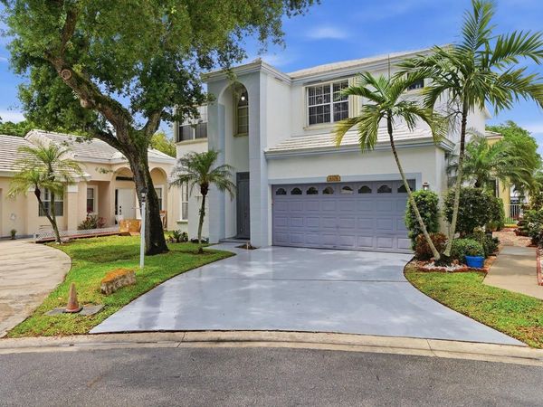 9378 NW 8th Circle , Plantation, FL 33324