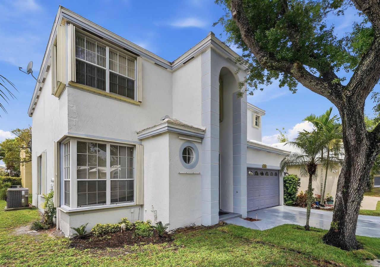 9378 NW 8th Circle , Plantation, FL 33324 Photo
