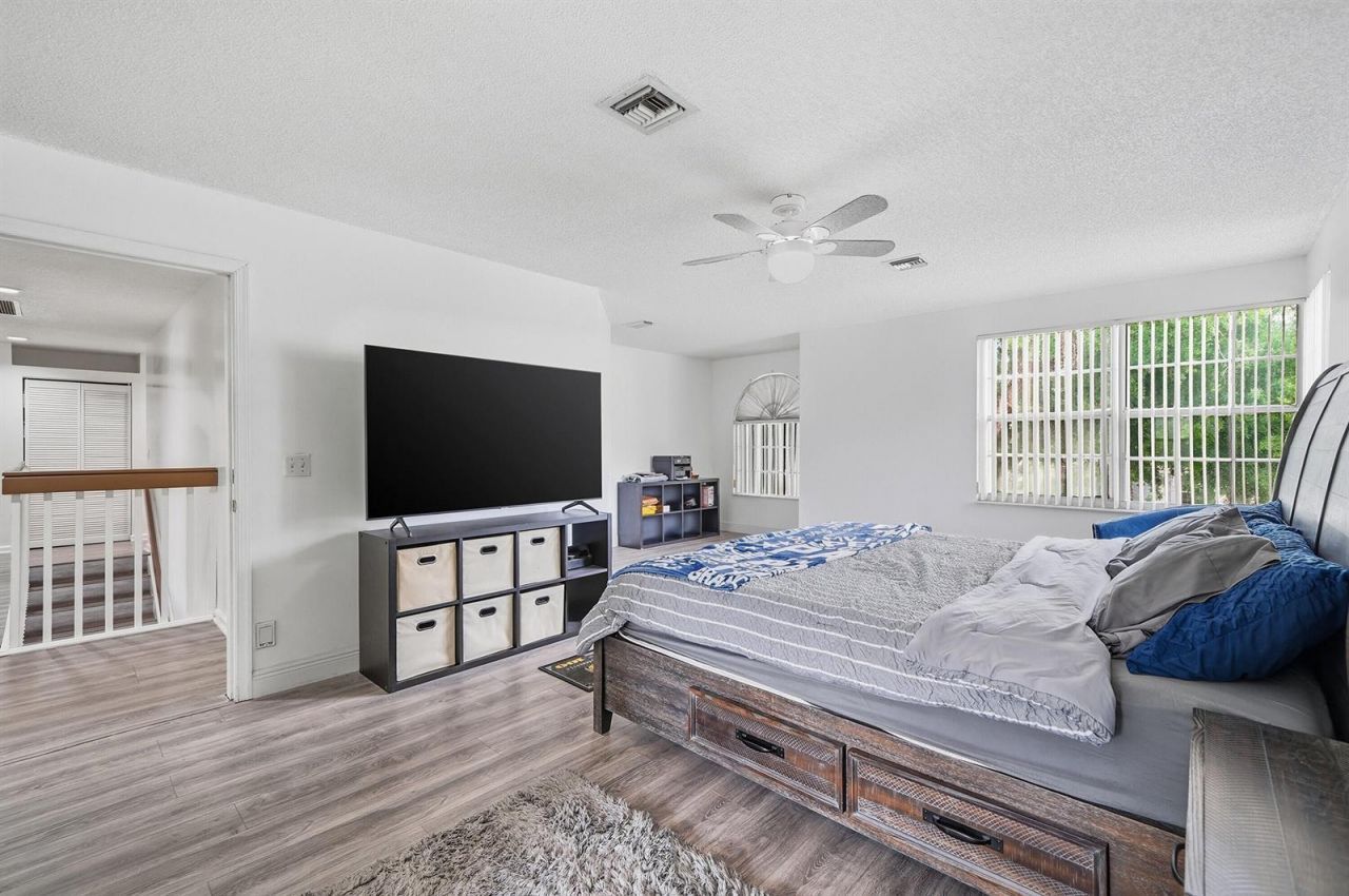 9378 NW 8th Circle , Plantation, FL 33324 Photo