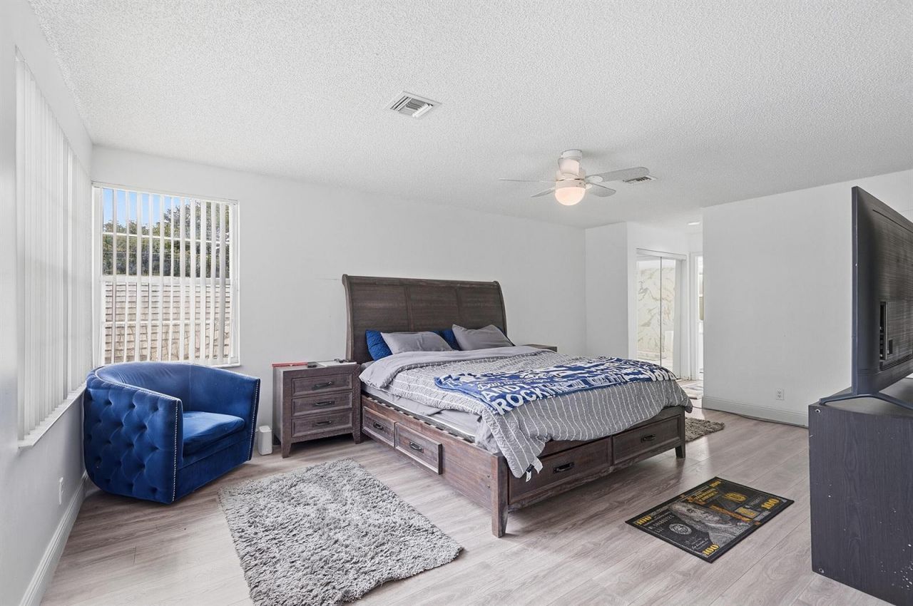 9378 NW 8th Circle , Plantation, FL 33324 Photo