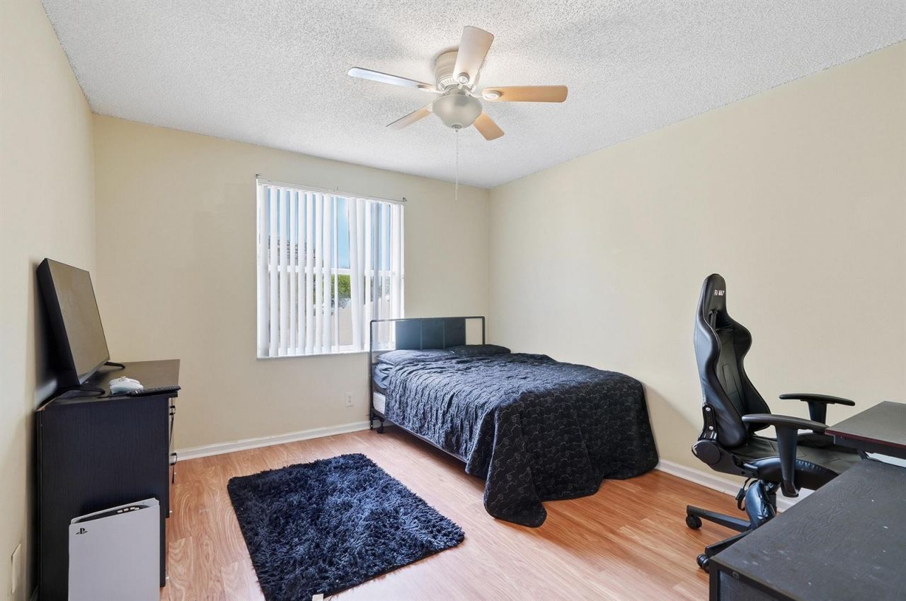 9378 NW 8th Circle , Plantation, FL 33324 Photo