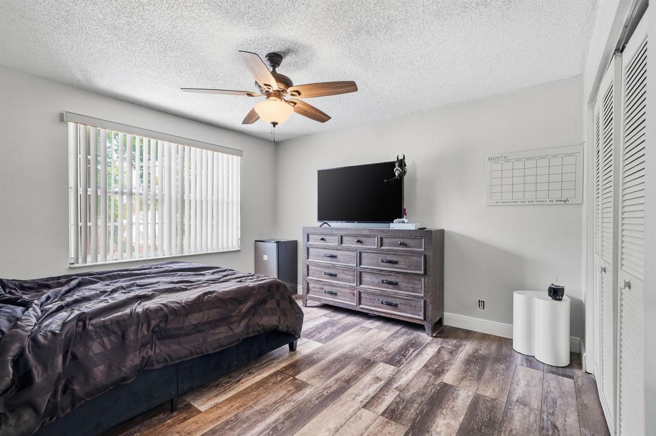 9378 NW 8th Circle , Plantation, FL 33324 Photo