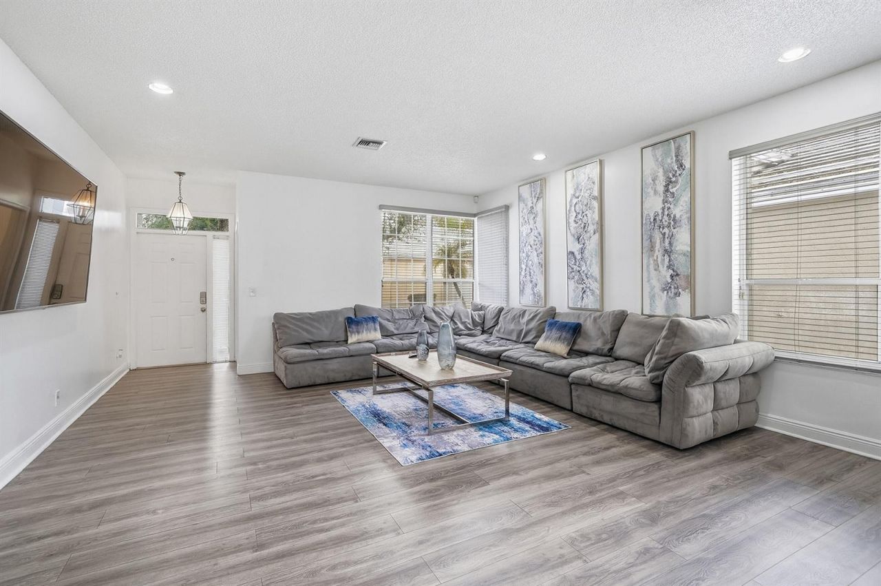 9378 NW 8th Circle , Plantation, FL 33324 Photo