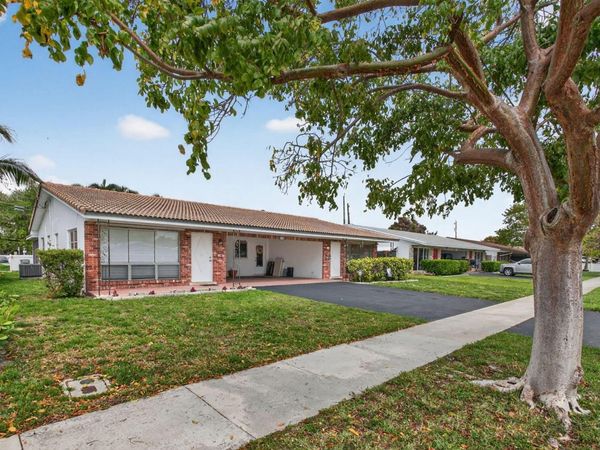 371 SE 1st Avenue , Pompano Beach, FL 33060