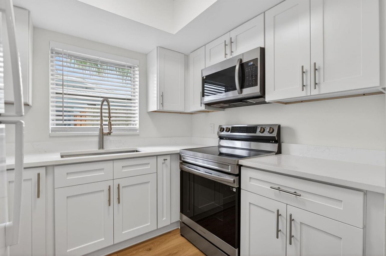 371 SE 1st Avenue , Pompano Beach, FL 33060 Photo