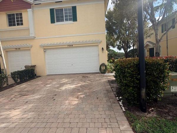 7644 Foxcroft Lane , Unit 7644, Davie, FL 33328