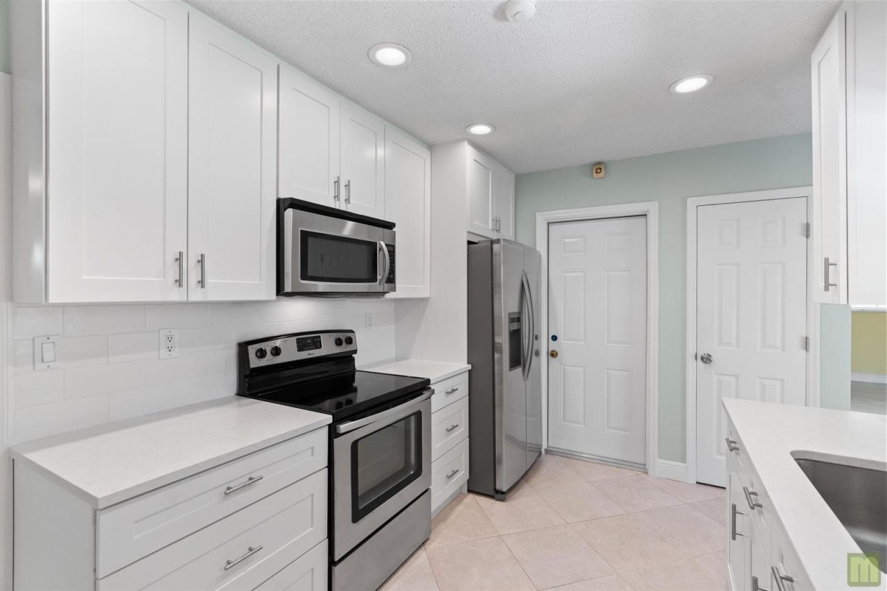 260 Lake Drive , Coconut Creek, FL 33066 Photo