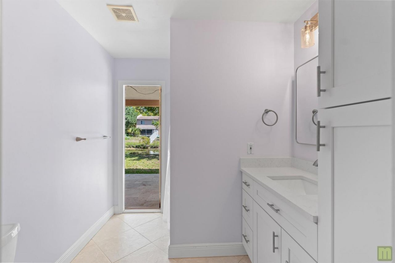 260 Lake Drive , Coconut Creek, FL 33066 Photo