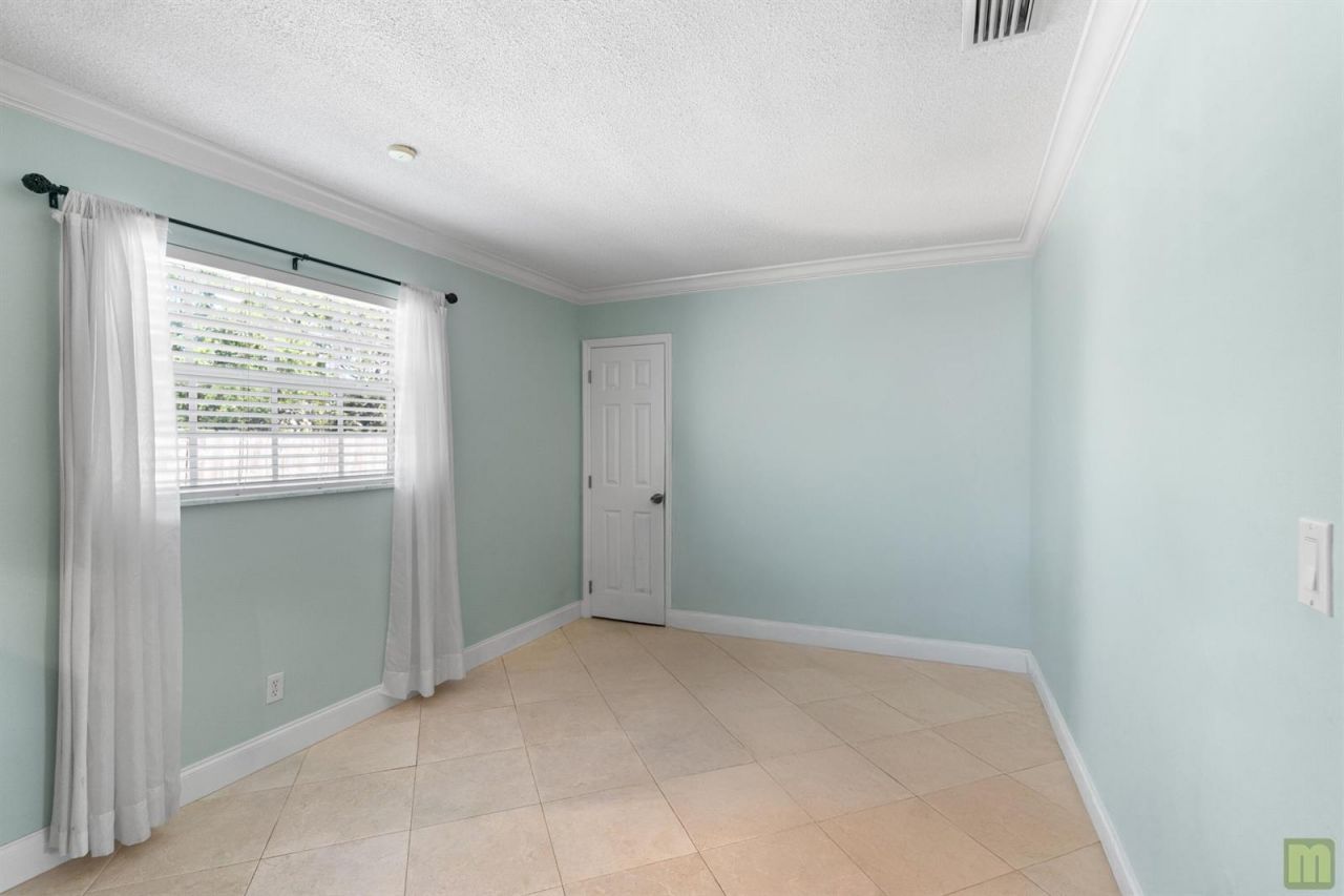 260 Lake Drive , Coconut Creek, FL 33066 Photo