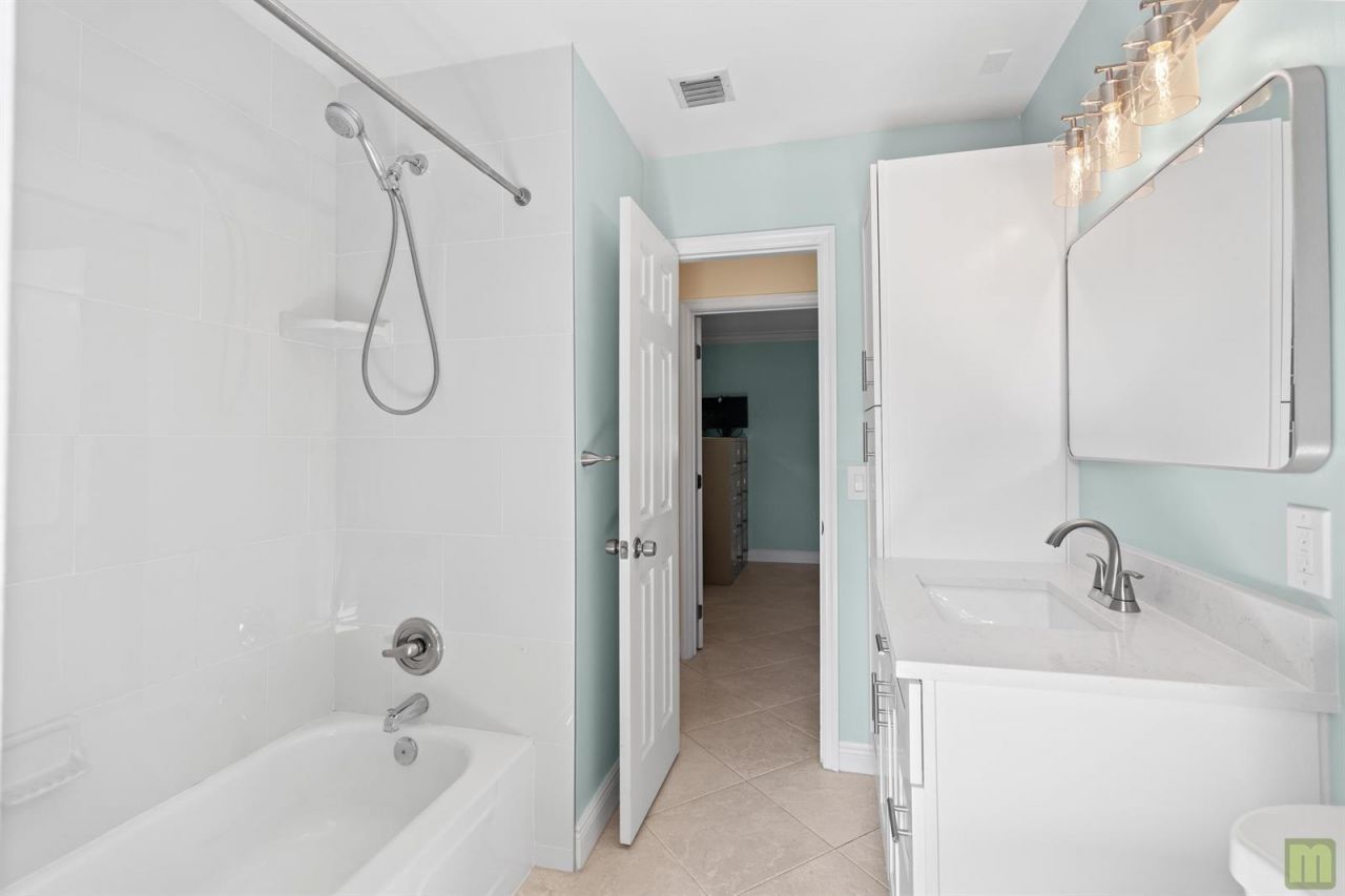 260 Lake Drive , Coconut Creek, FL 33066 Photo
