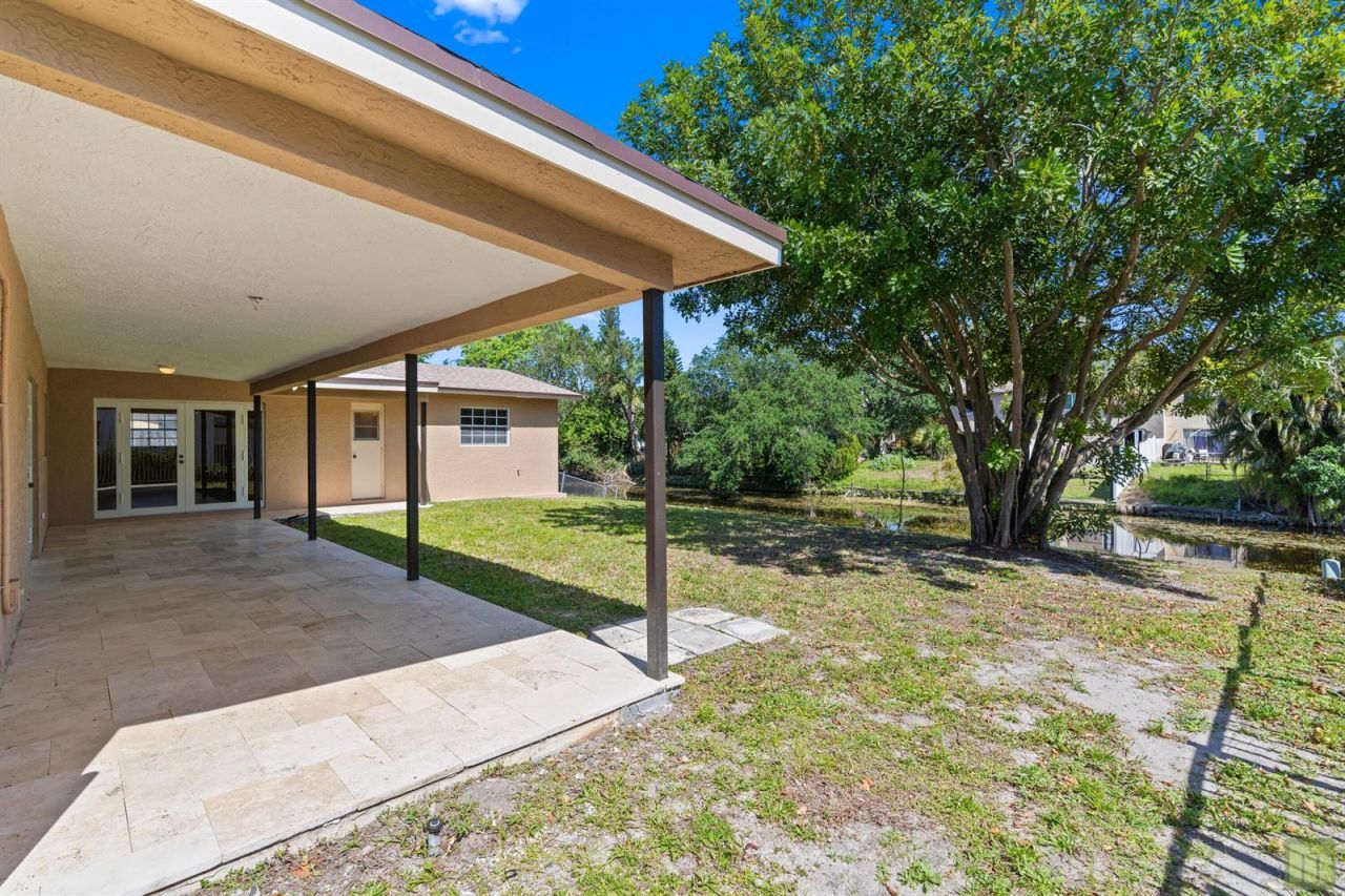 260 Lake Drive , Coconut Creek, FL 33066 Photo