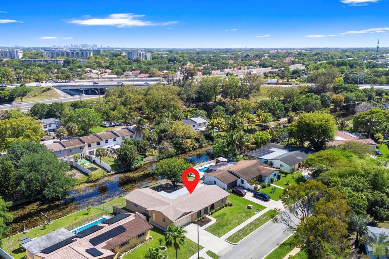 260 Lake Drive , Coconut Creek, FL 33066 Photo